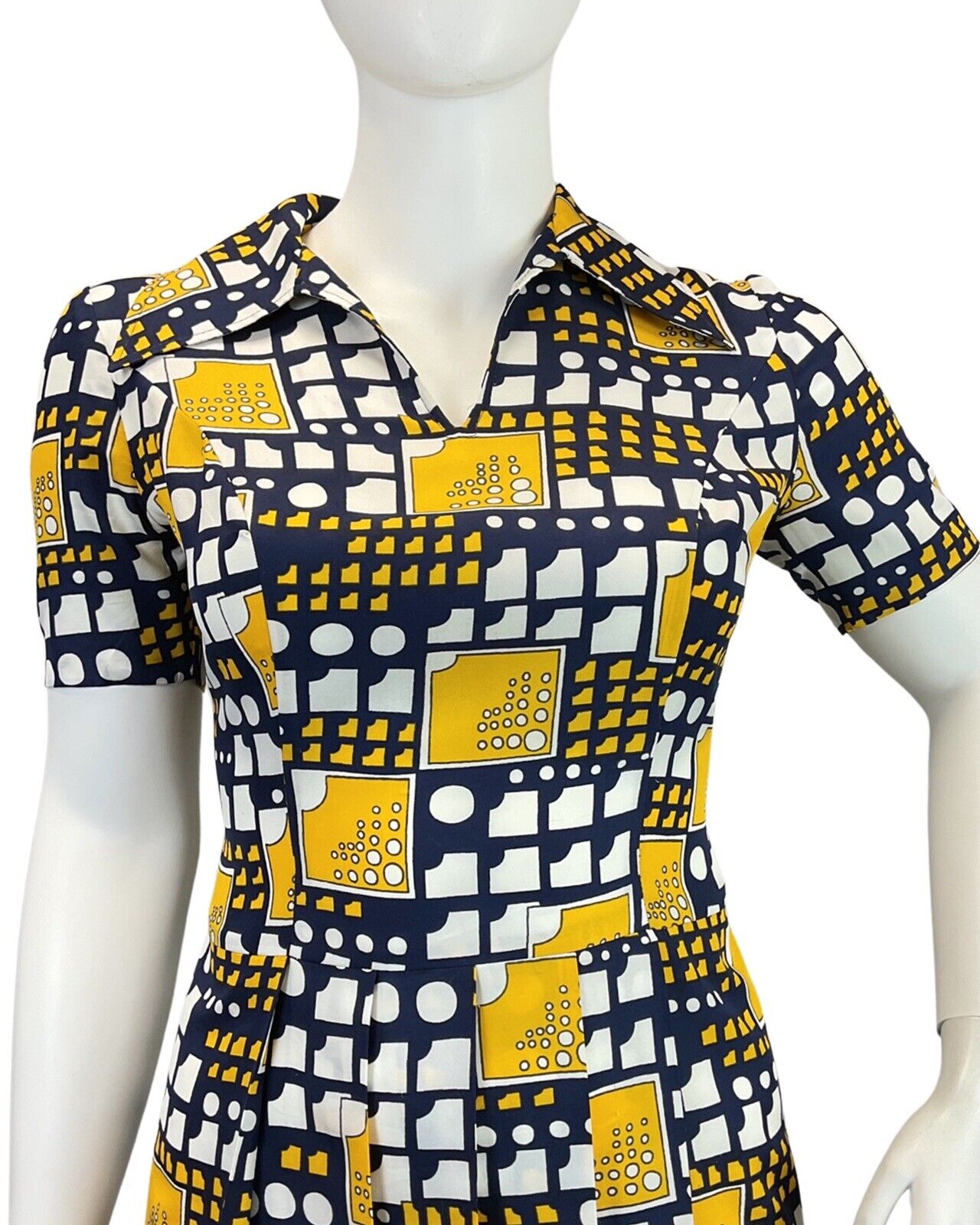 VINTAGE 60s 70s NAVY BLUE WHITE YELLOW GEOMETRIC MOD PLEATED DAGGER DRESS 16