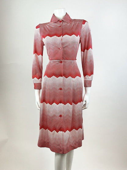 VINTAGE 60s 70s BRIGHT RED WHITE CHEVRON ZIG-ZAG MOD DAGGER SHIRT DRESS 10