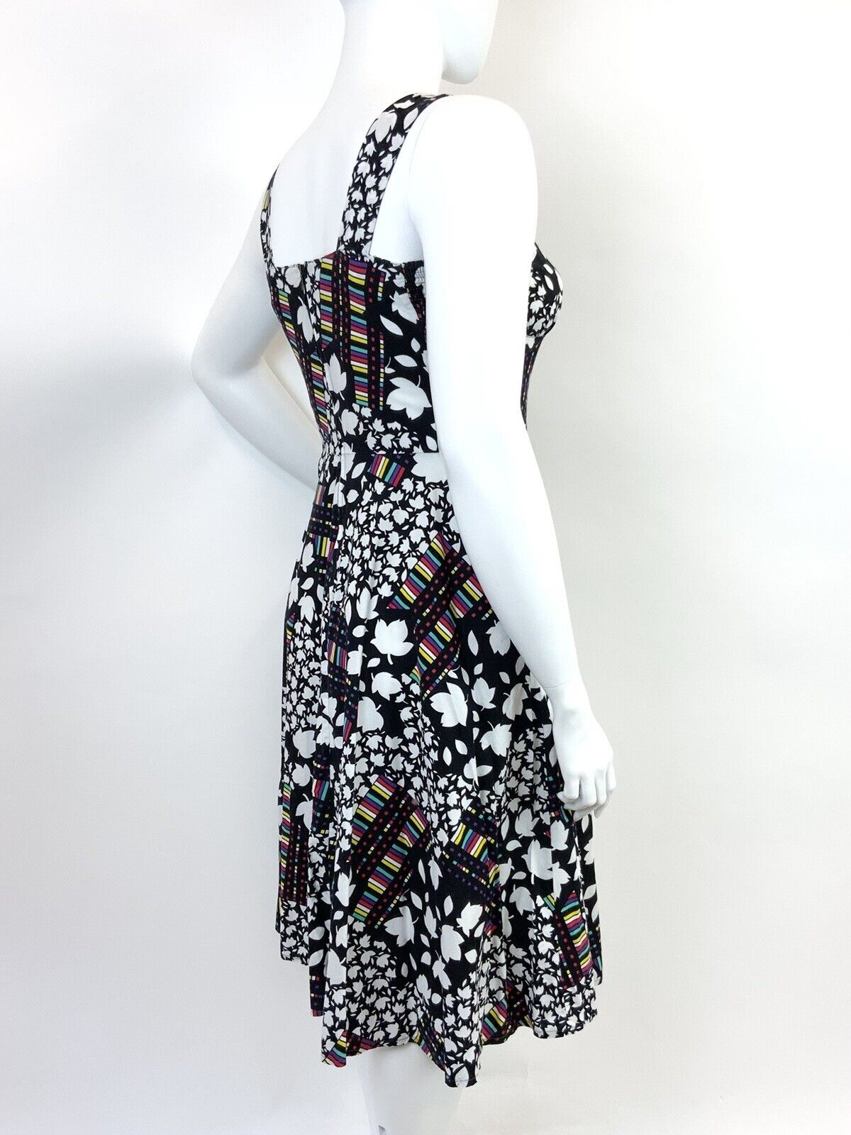 VINTAGE 60s 70s BLACK WHITE RED PURPLE LEAFY FLORAL SLEEVELESS SWING DRESS 16