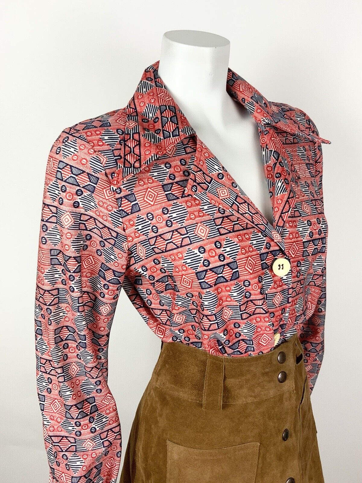 VINTAGE 60s 70s RED BLUE WHITE GEOMETRIC MOD DAGGER COLLAR SHIRT BLOUSE 16 18