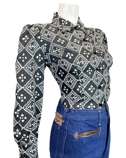 VINTAGE 60s 70s BLACK WHITE CHECKERBOARD GEOMETRIC MOD BLOUSE SHIRT 8 10