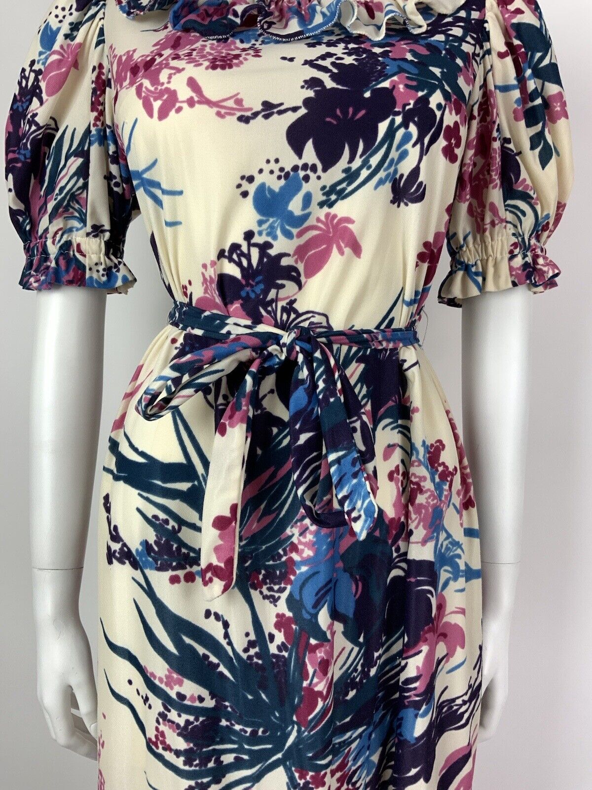 VINTAGE 60s 70s CREAM PURPLE BLUE FLORAL LEAFY RUFFLED BELTED DRESS 8 10