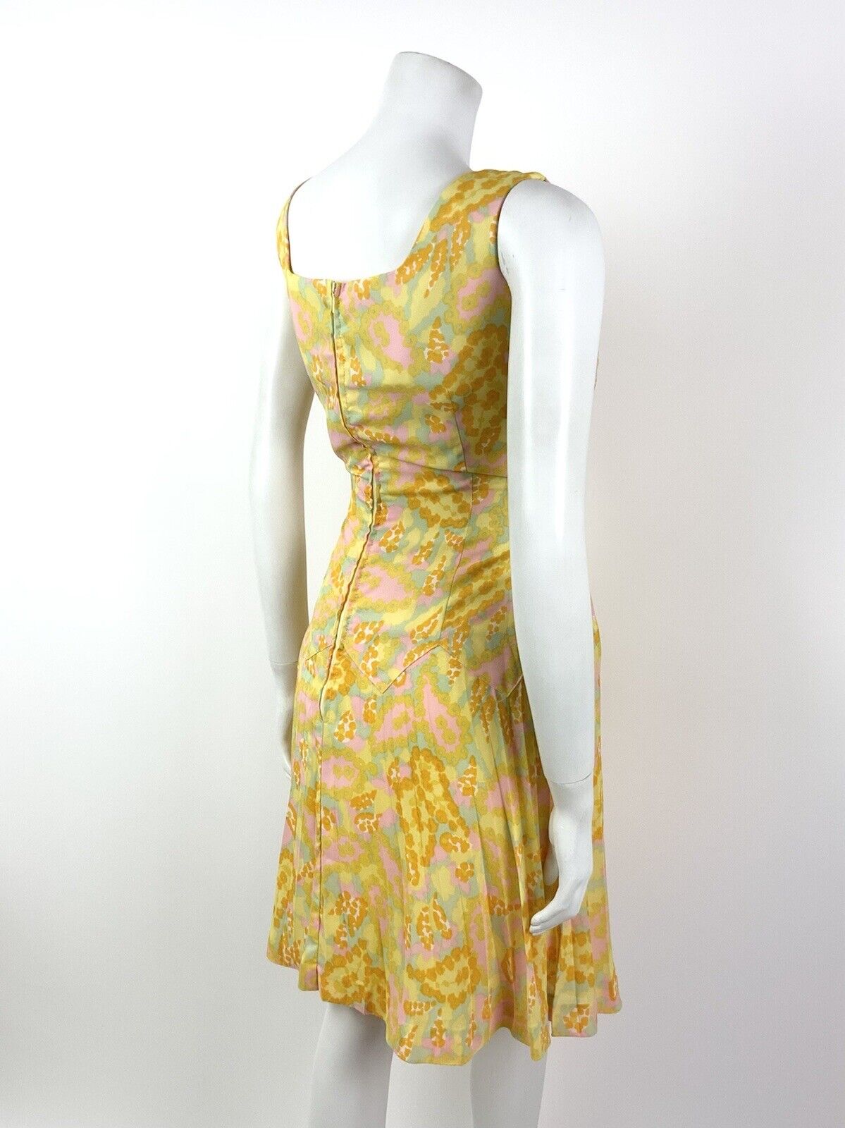 VINTAGE 60s 70s YELLOW ORANGE PINK FLORAL PSYCHEDELIC V-NECK PLEATED DRESS 10