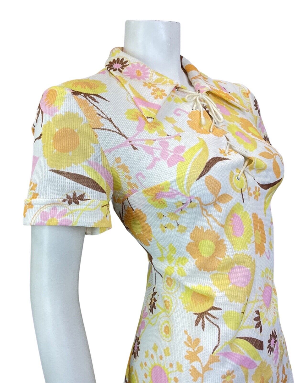 VINTAGE 60s WHITE YELLOW PINK DAISY FLORAL LACE-UP DAGGER SHIRT DRESS 12 14