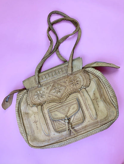 VINTAGE 60S 70S LIGHT TAN STAMPED LEATHER SHOULDER TRAVEL BAG BOHO