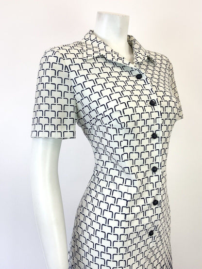 VINTAGE 60s 70s WHITE NAVY BLUE GEOMETRIC OP-ART FADE DAGGER SHIRT DRESS 12 14