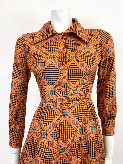 VINTAGE 60s 70s ORANGE BLACK GREEN RED CHECKERBOARD GEOMETRIC DAGGER SHIRT 8 10