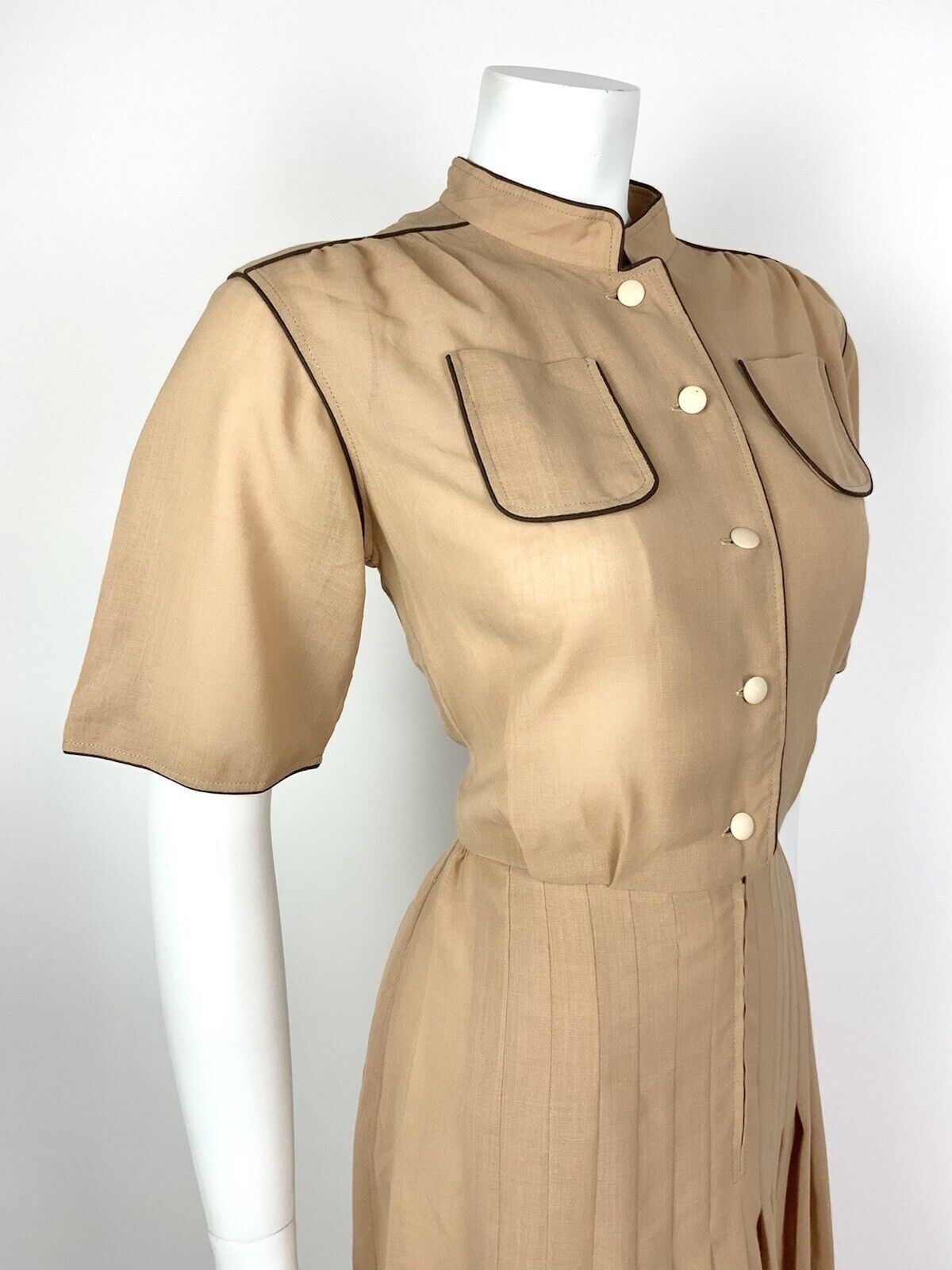 VINTAGE 70s 80s CAMEL BROWN MANDARIN COLLAR PLEATED SUMMER SHIRT DRESS 10