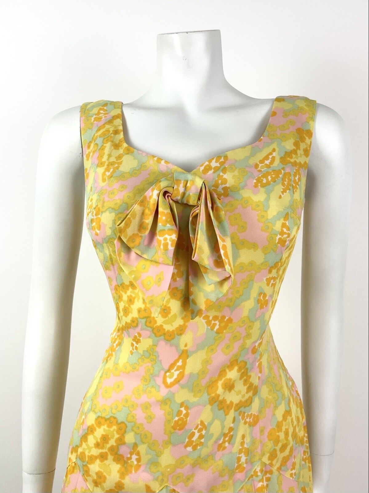 VINTAGE 60s 70s YELLOW ORANGE PINK FLORAL PSYCHEDELIC V-NECK PLEATED DRESS 10