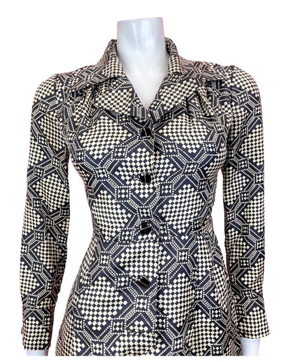 VINTAGE 60s 70s CREAM BLACK GEOMETRIC CHECKERBOARD MOD DAGGER SHIRT DRESS 8 10