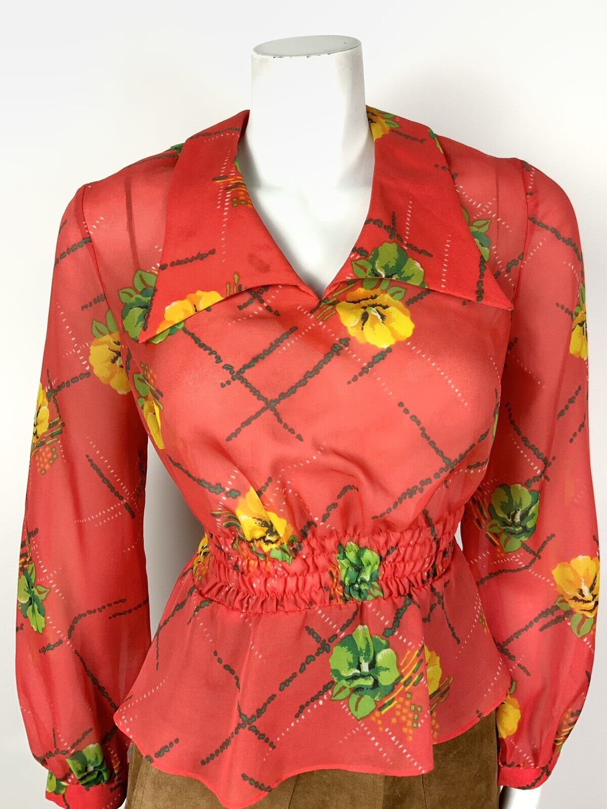 VTG 60s 70s RED / ORANGE YELLOW GREEN FLORAL WING COLLAR RUCHED BLOUSE TOP 8 10