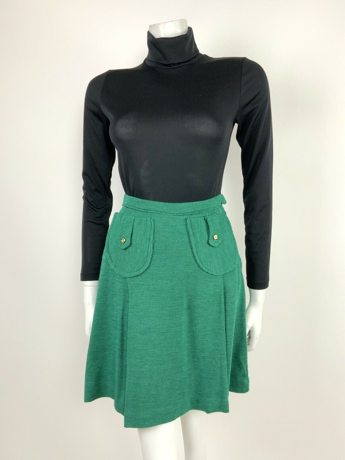 VINTAGE 60s 70s APPLE GREEN MINT DOTTY MOD SHORT FLARED SKIRT 4