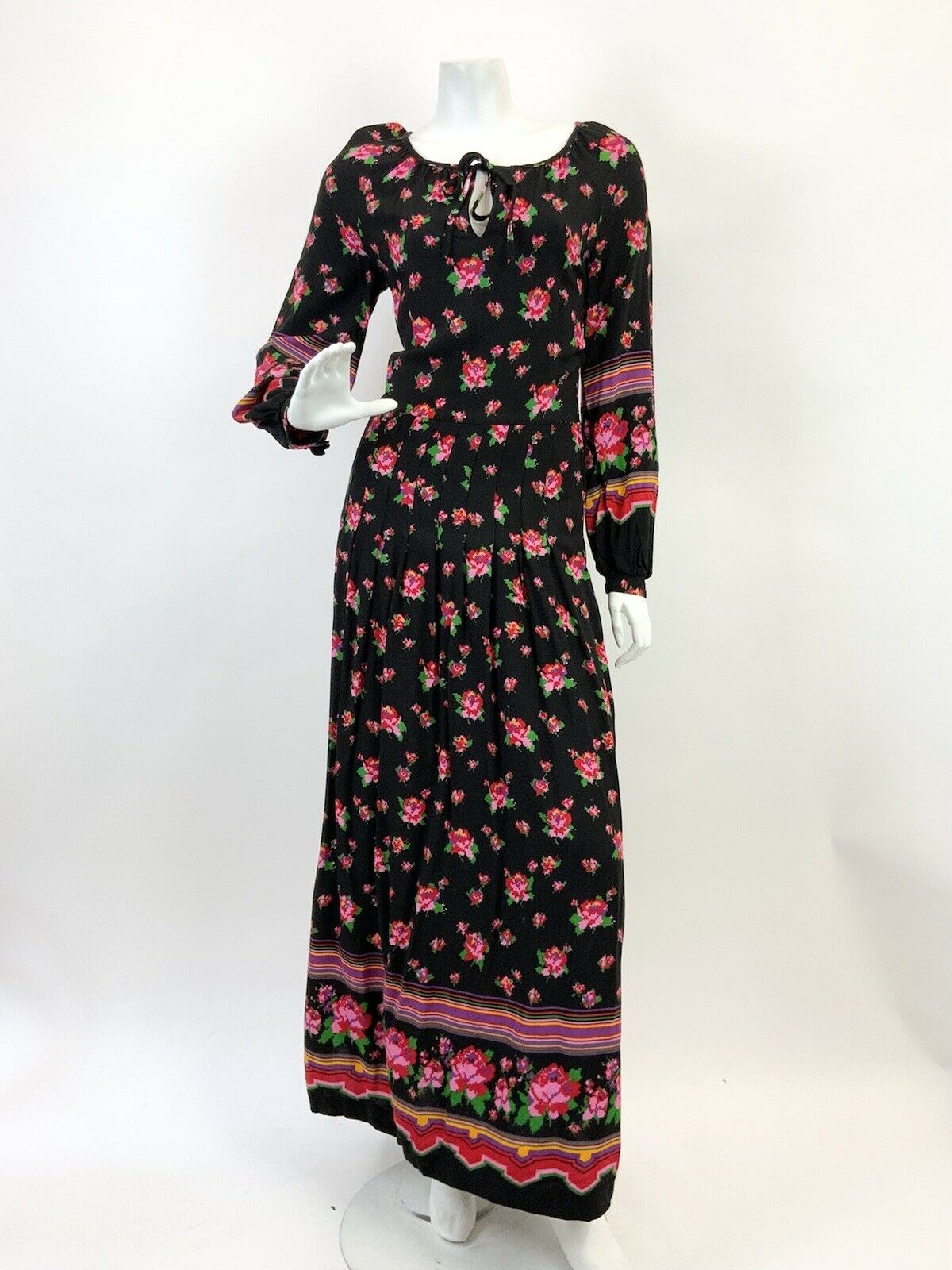 VINTAGE 60s 70s BLACK PINK GREEN RED FLORAL ROSE PIXEL FOLK BOHO MAXI DRESS 10