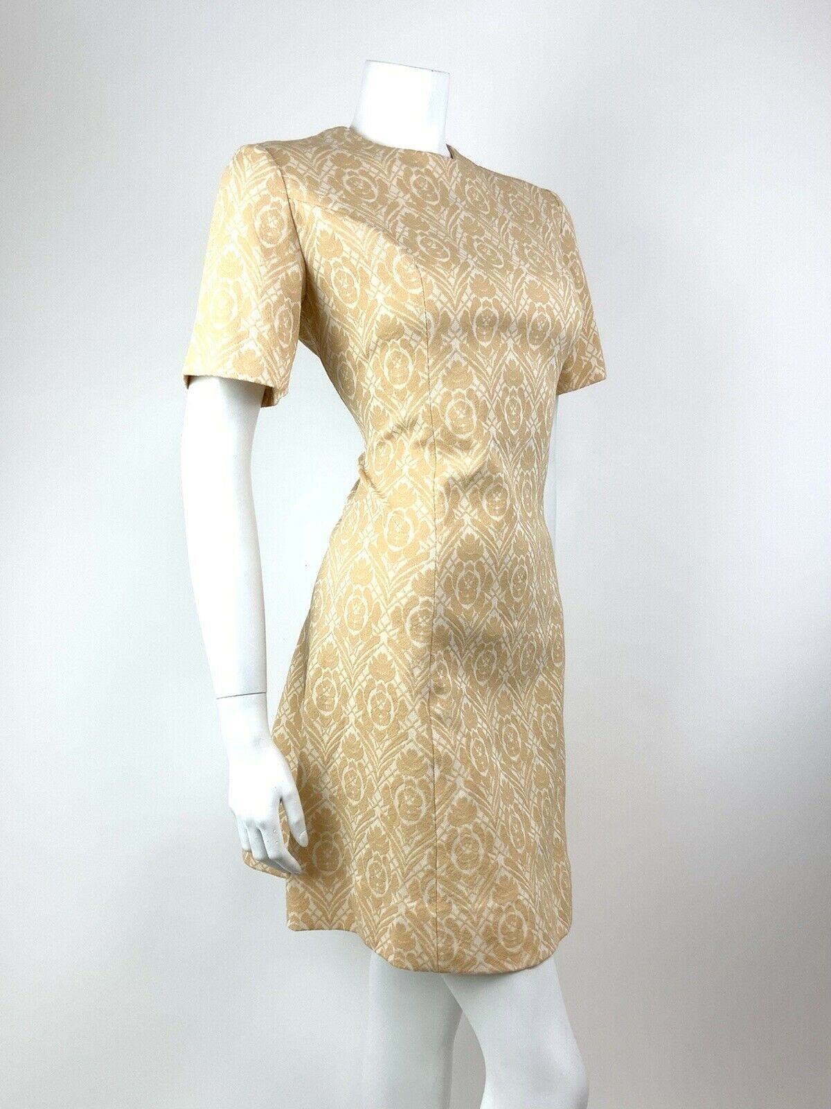 VINTAGE 60s 70s BEIGE WHITE FLORAL DAMASK MOD SCOOTER MINI FITTED DRESS 14 16