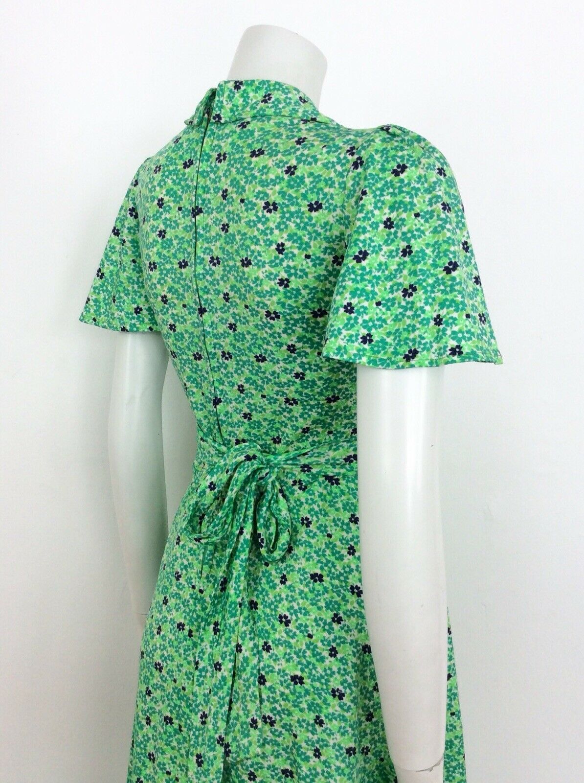 VINTAGE 60s 70s DITSY FLORAL DRESS FLUTTER SLEEVE GREEN BLUE WHITE 8 10