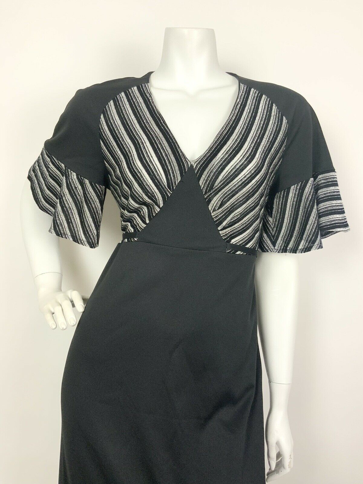 VTG 60s 70s BLACK METALLIC SILVER STRIPED BELL SLEEVE DISCO GLAM MAXI DRESS 8 10