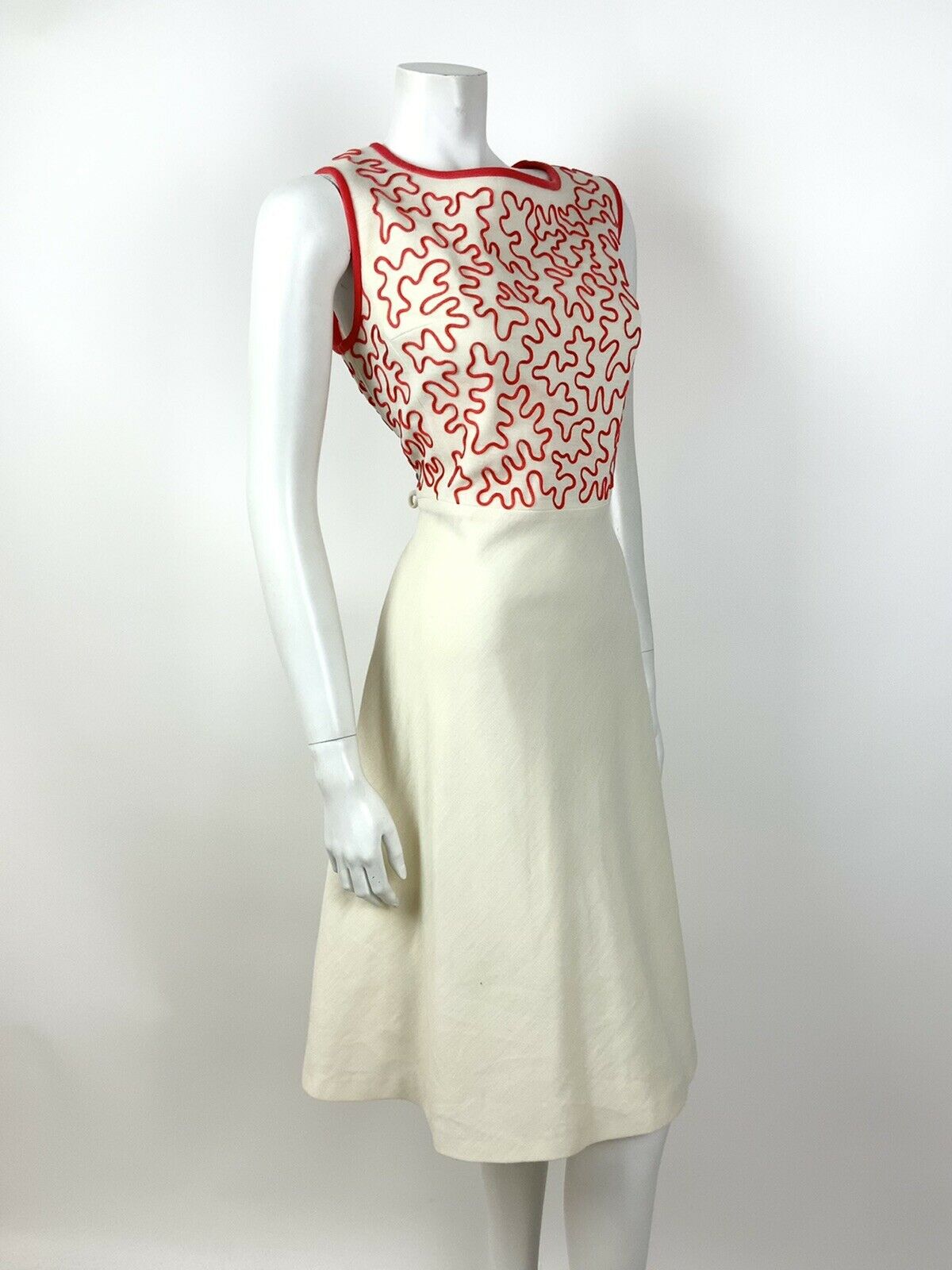 VINTAGE 60s 70s CREAM RED BRAIDED SQUIGGLE SLEEVELESS MIDI DRESS 16