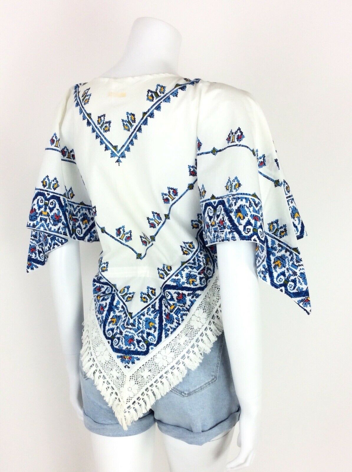 VTG 70s HANDKERCHIEF TOP WHITE BLUE RED BANDANNA TASSEL HIPPY ETHNIC 6 8