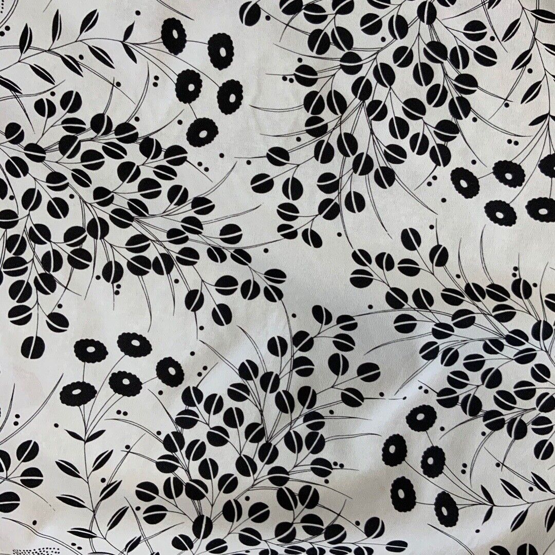 VINTAGE 60s 70s BLACK AND WHITE, MOD, FLOWER POWER SCARF