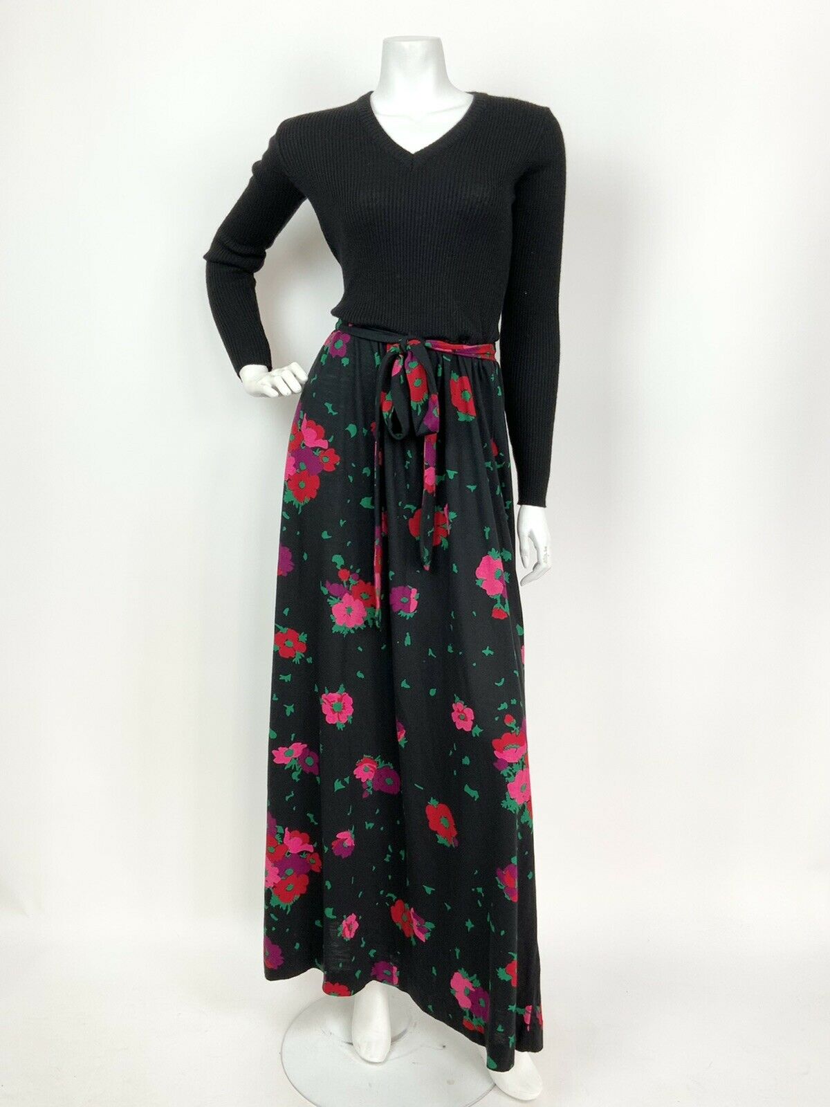 VINTAGE 60s 70s BLACK RED PINK PURPLE GREEN FLORAL KNITTED MAXI DRESS 8 10