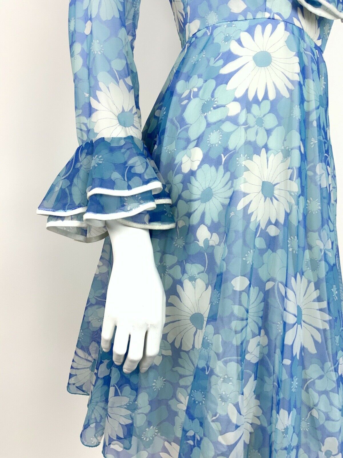 VTG 60s 70s FLORAL BLUE WHITE JABOT RUFFLE FLOUNCE SLEEVE SUMMER DRESS 8 10