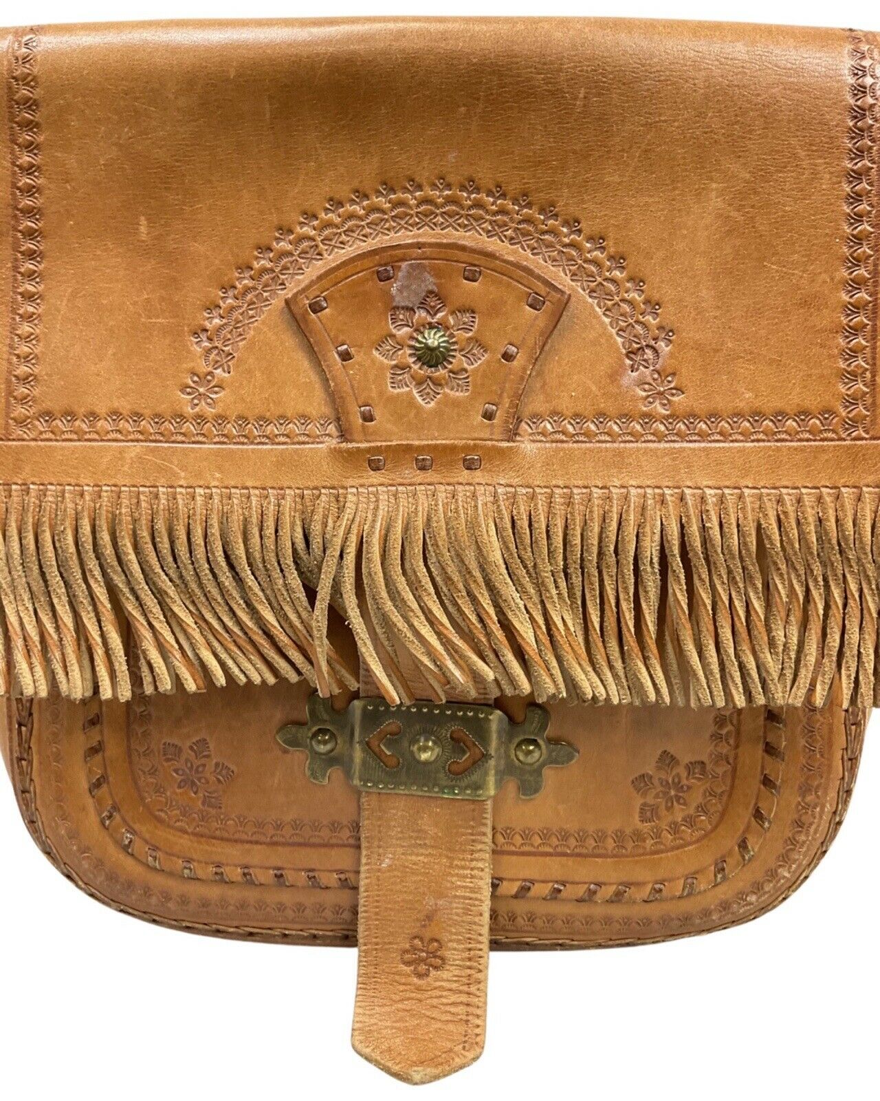 VINTAGE 60s 70s TAN BROWN STAMPED LEATHER FLORAL TASSELED BOHO MOD SHOULDER BAG