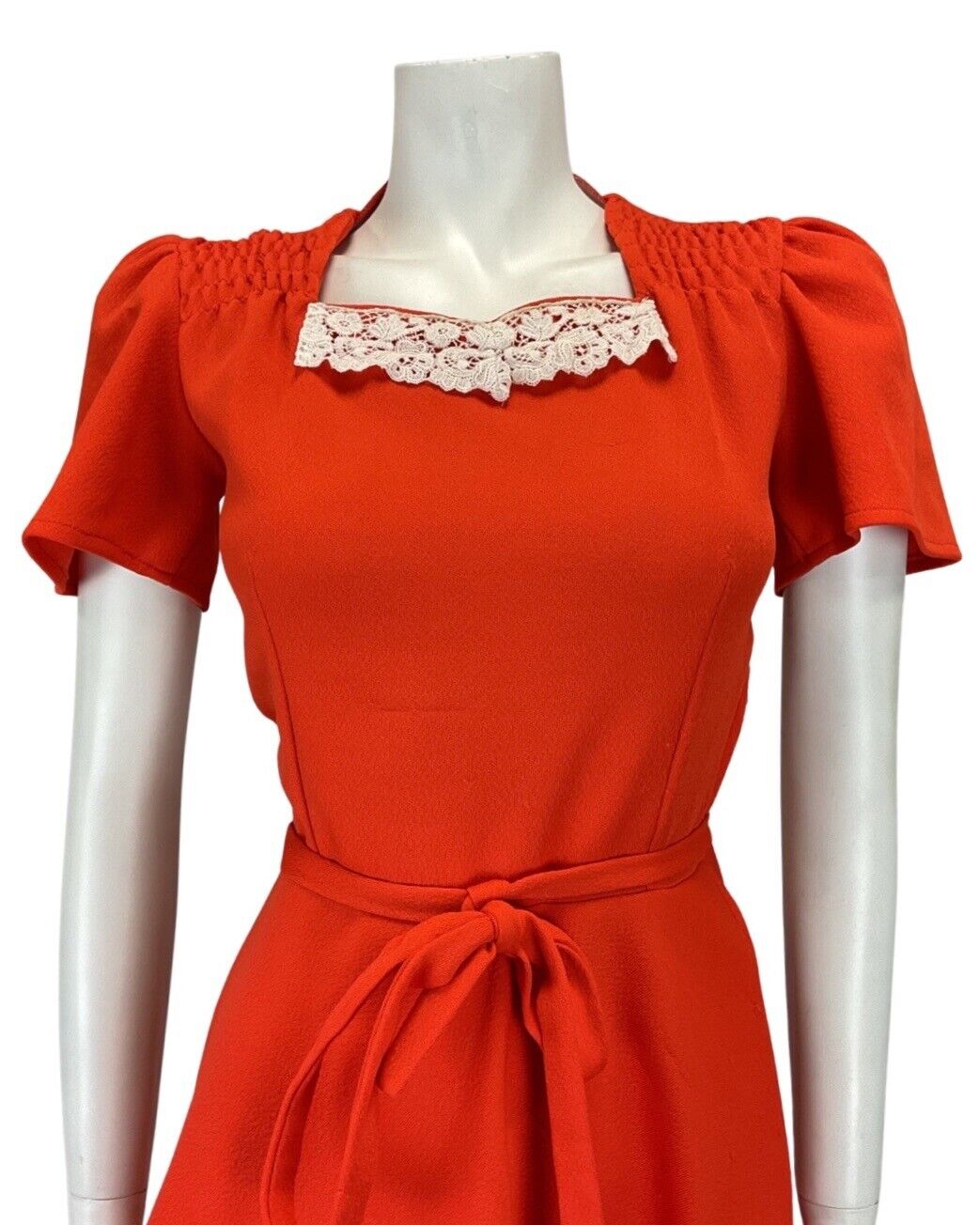 VINTAGE 60s 70s PILLARBOX RED WHITE LACE BELTED MOD FIT AND FLARE DRESS 8