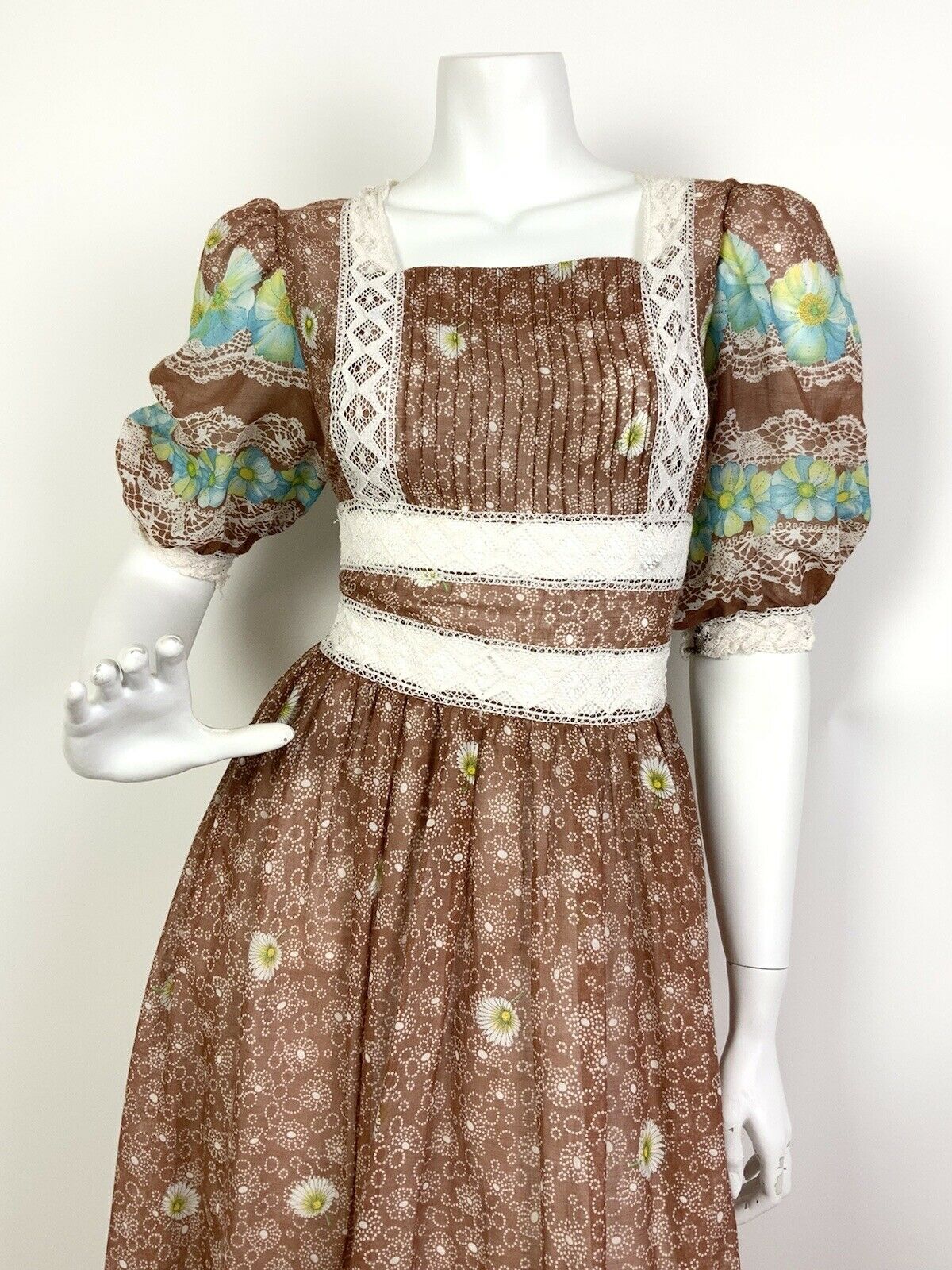 VTG 60s 70s BROWN WHITE BLUE FLORAL DOTTY LACE BOHO FOLK PRAIRIE MAXI DRESS 8