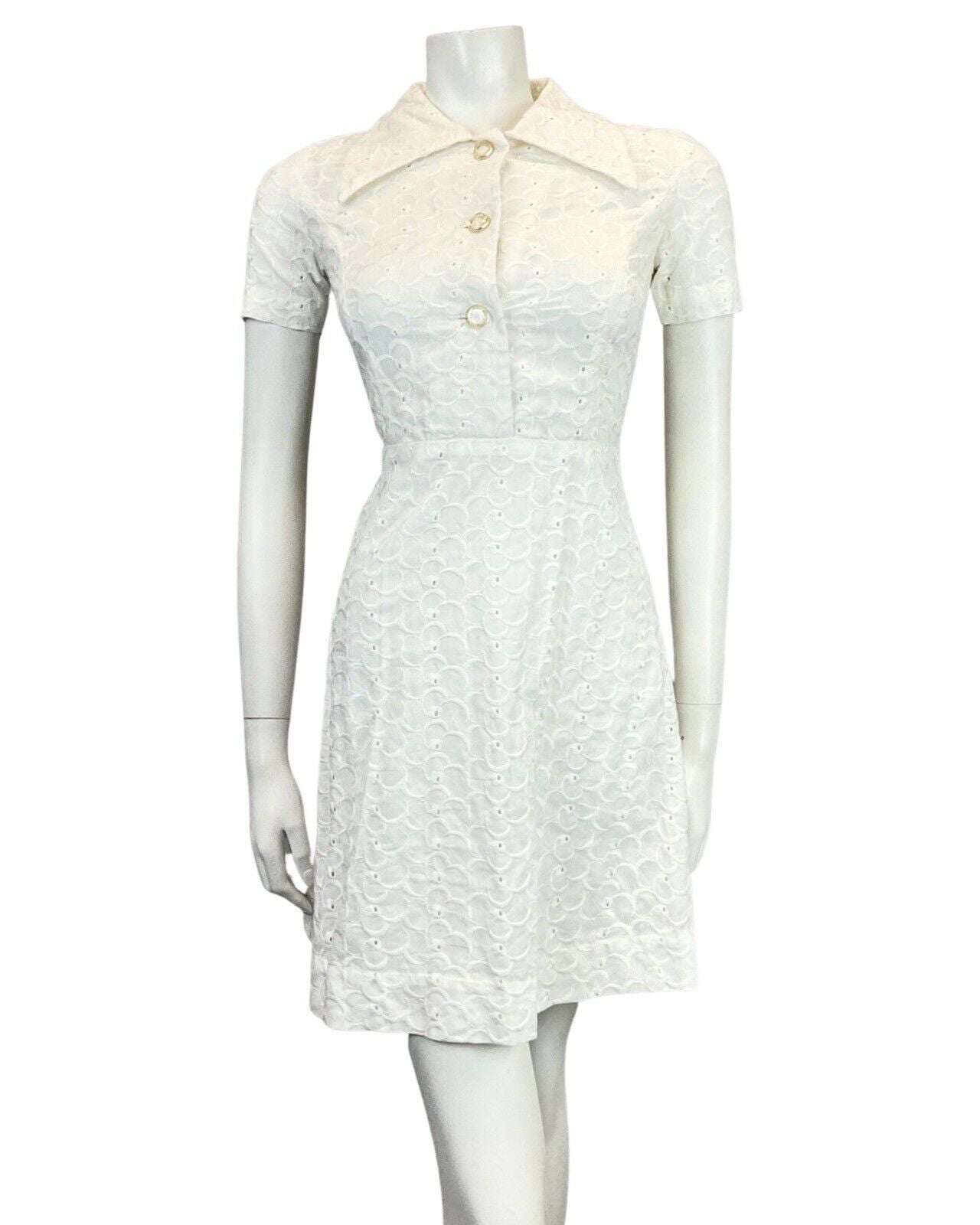 VINTAGE 60s 70s WHITE EMBROIDERED CUT-WORK DAGGER COLLAR MOD SHIRT DRESS 6 8