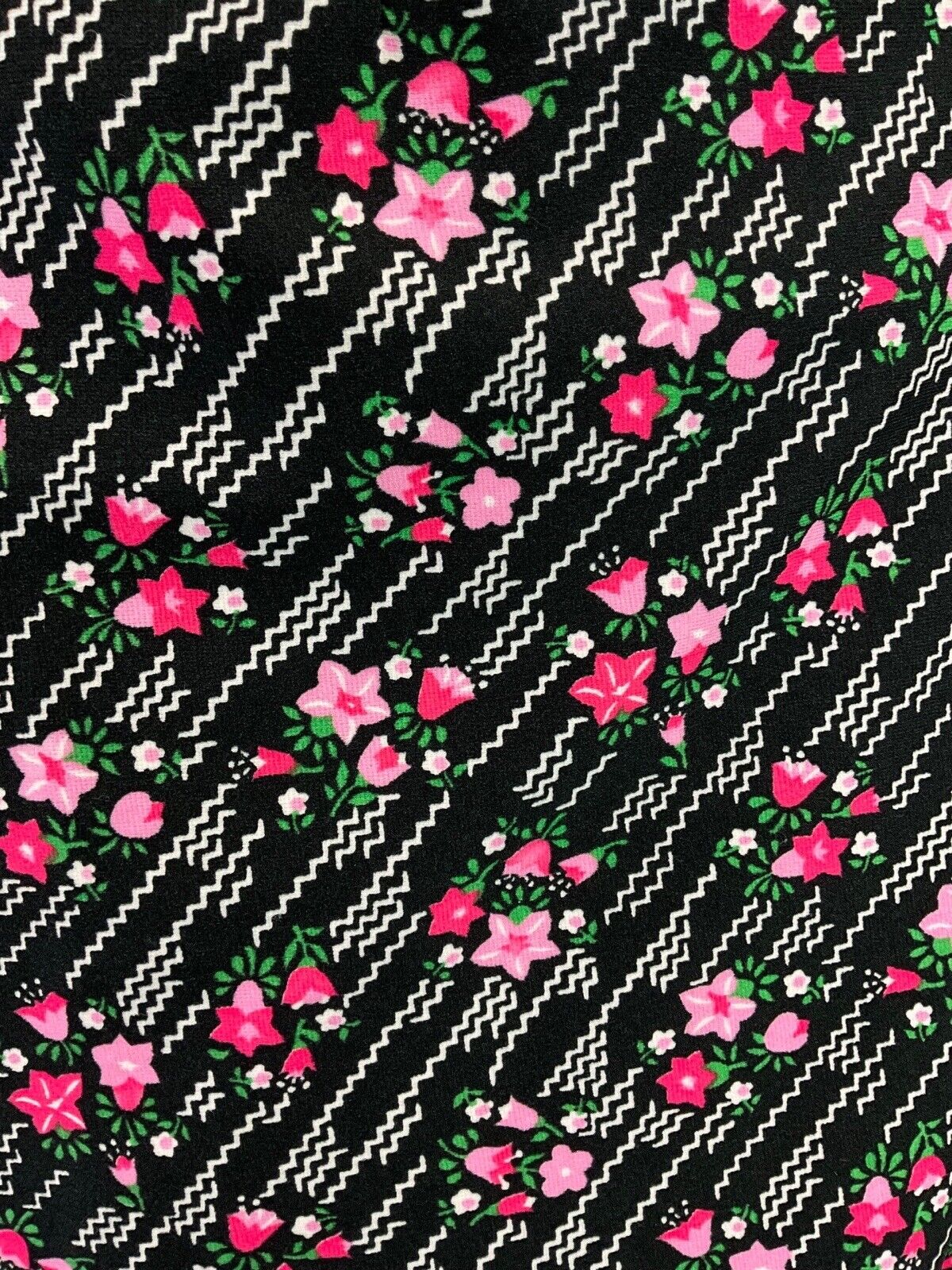 VINTAGE 60s 70s BLACK WHITE PINK ZIG-ZAG FLORAL DAISY MOD BOHO MAXI SKIRT 8 10