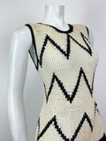 VINTAGE 60s 70s IRIDESCENT WHITE BLACK ZIG-ZAG MOD KNITTED SLEEVELESS TOP 10 12