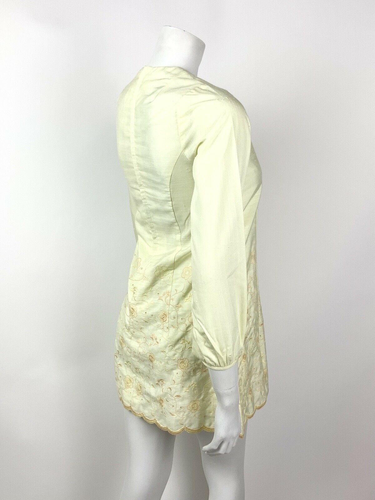 VINTAGE 60s 70s PASTEL YELLOW PEACH EMBROIDERED FLORAL SWIRL MINI MOD DRESS 6 8