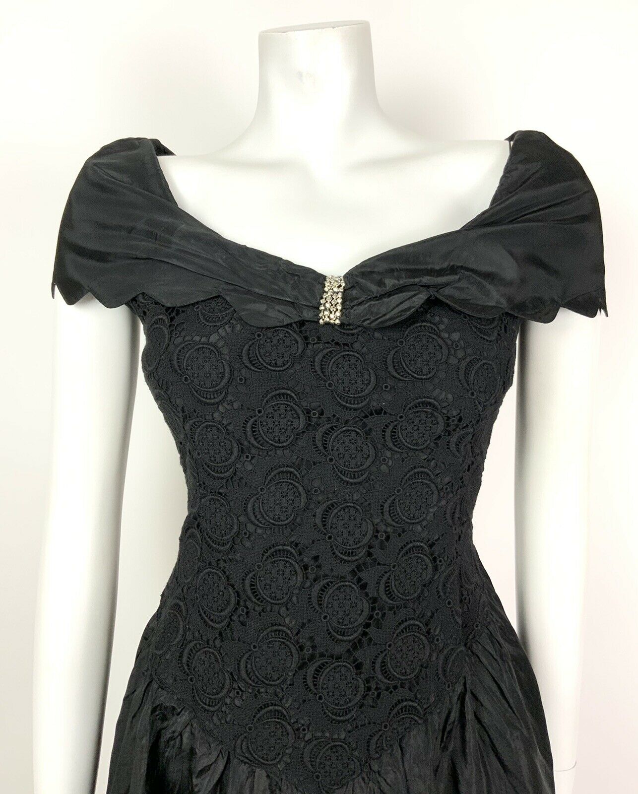 VINTAGE 50s 60s BLACK SILVER FLORAL LACE COCKTAIL PARTY DRESS 8 10