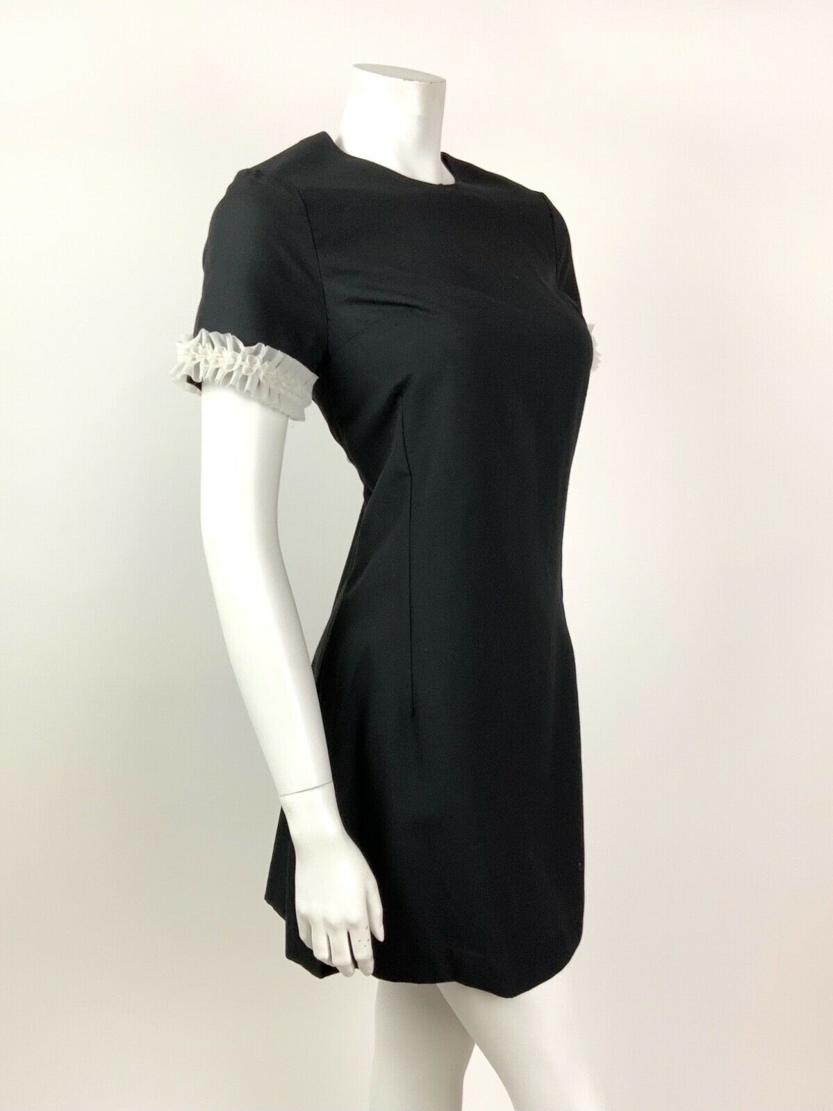 VINTAGE 60s 70s JET BLACK WHITE RUFFLED MOD MINI SHORT DRESS 8 10