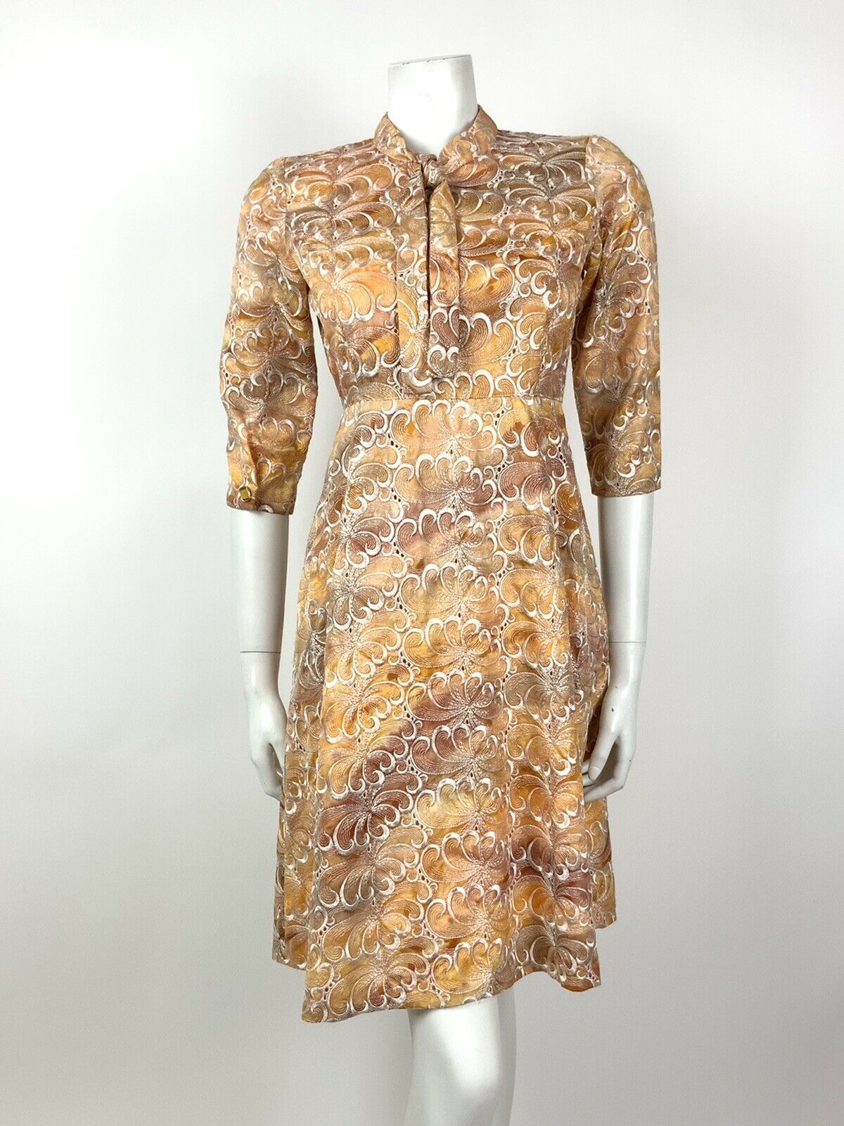 VINTAGE 60s 70s ORANGE BROWN WHITE EMBROIDERED ANGLAISE SWIRL BOW DRESS 8