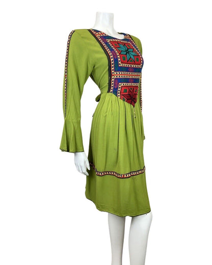 VINTAGE 60s 70s GREEN RED BLUE EMBROIDERED FLOUNCE SLEEVE BOHO FOLK DRESS 12 14