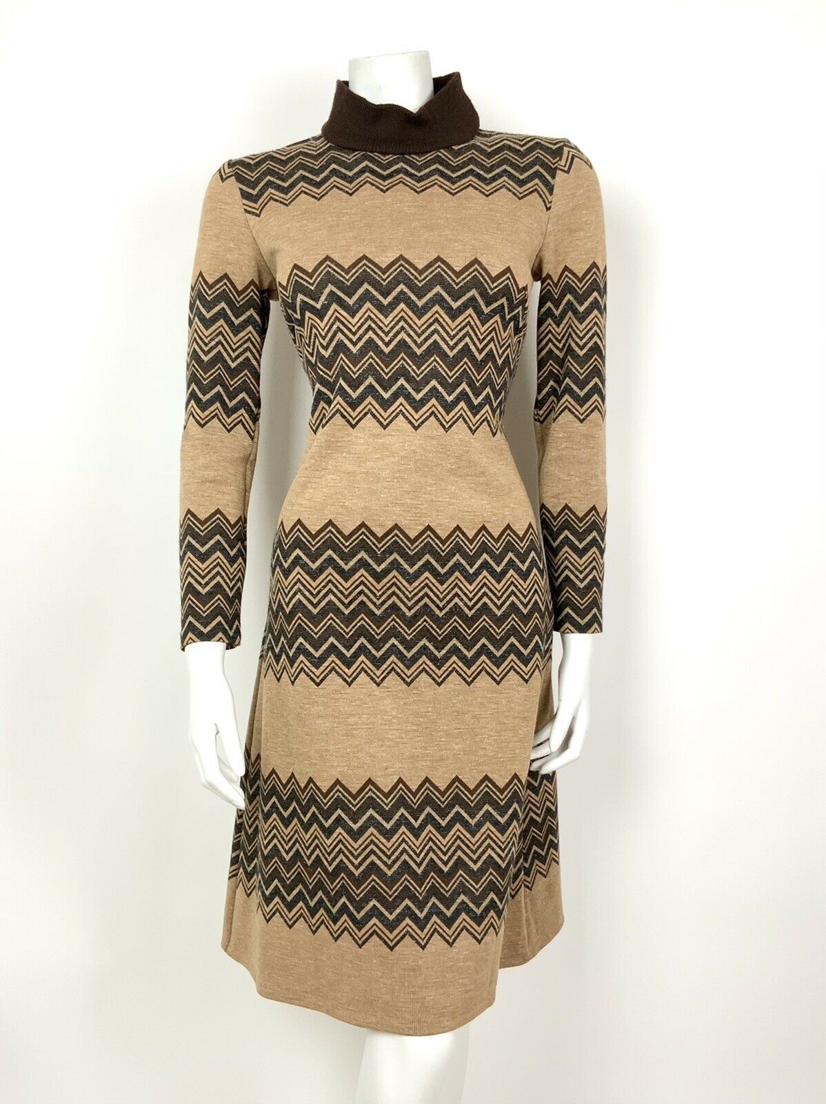 VINTAGE 60s 70s BROWN BLACK CHEVRON TURTLENECK BOHO JUMPER DRESS 8 10