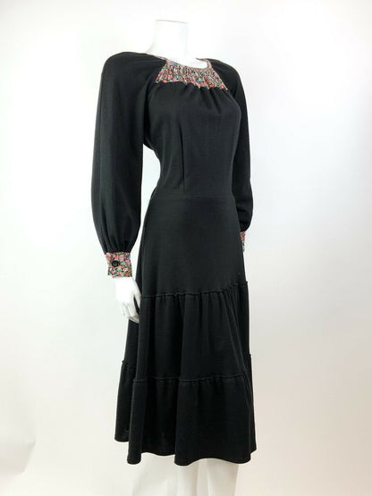 VINTAGE 60s 70s BLACK RED GREEN BLUE FLORAL DITSY TIERED BOHO FOLK MIDI DRESS 14