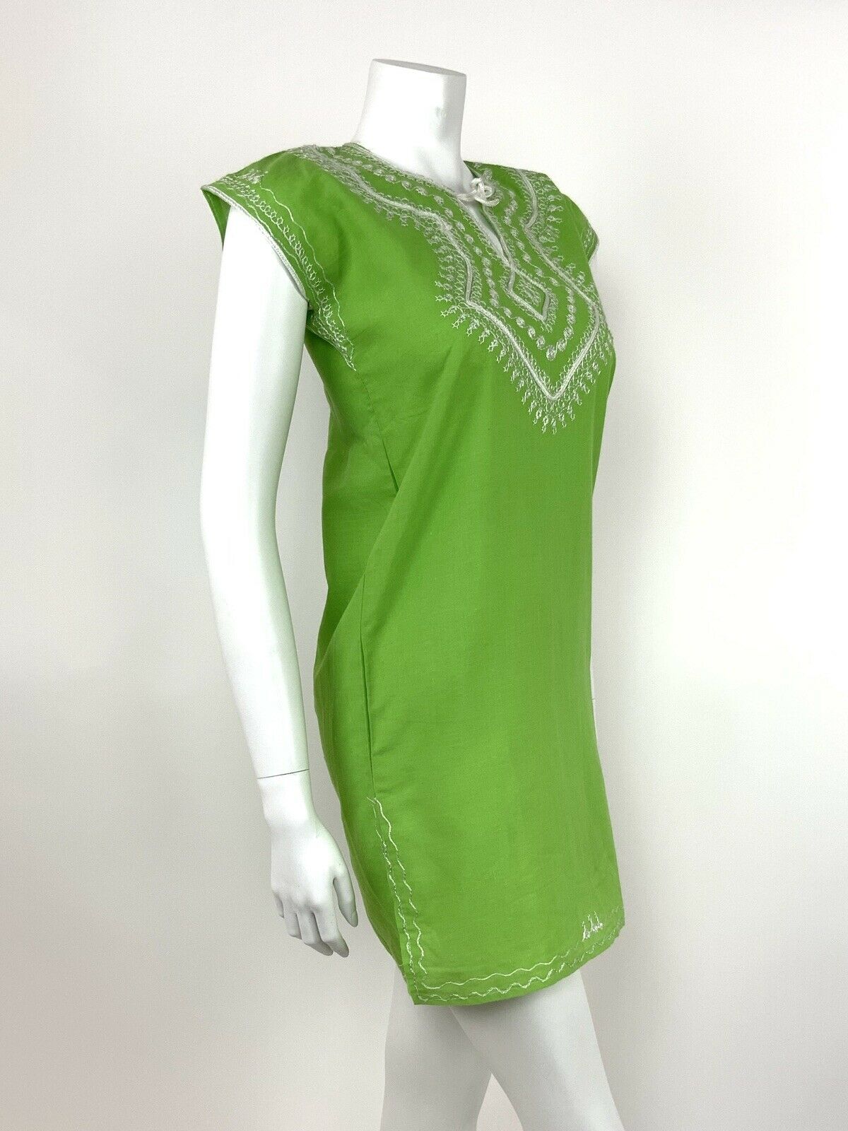 VINTAGE 60s 70s LIME GREEN COTTON KAFTAN WHITE EMBROIDERED ETHNIC 6 8