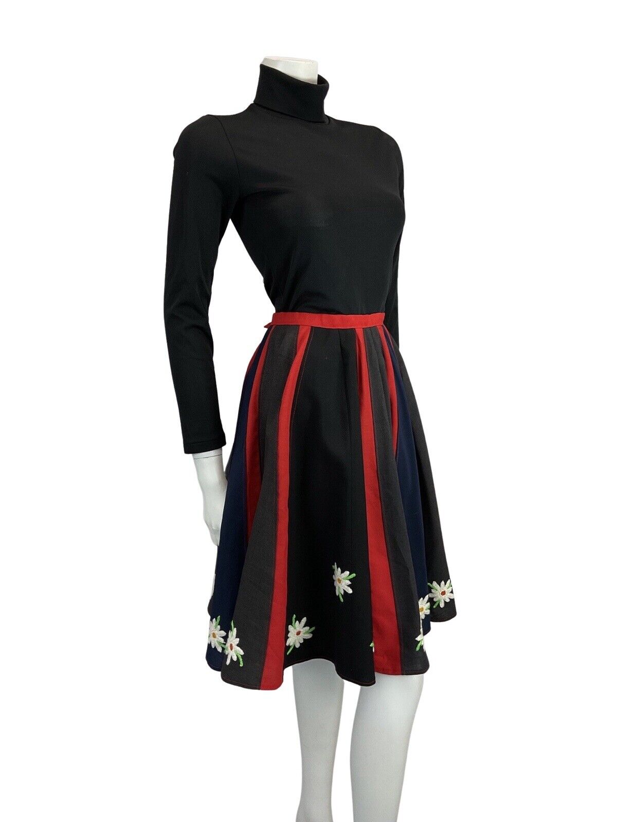 VTG 60s 70s BLACK NAVY RED DAISY EMBROIDERY FLOATY BOHO FOLK A-LINE SKIRT 8 10