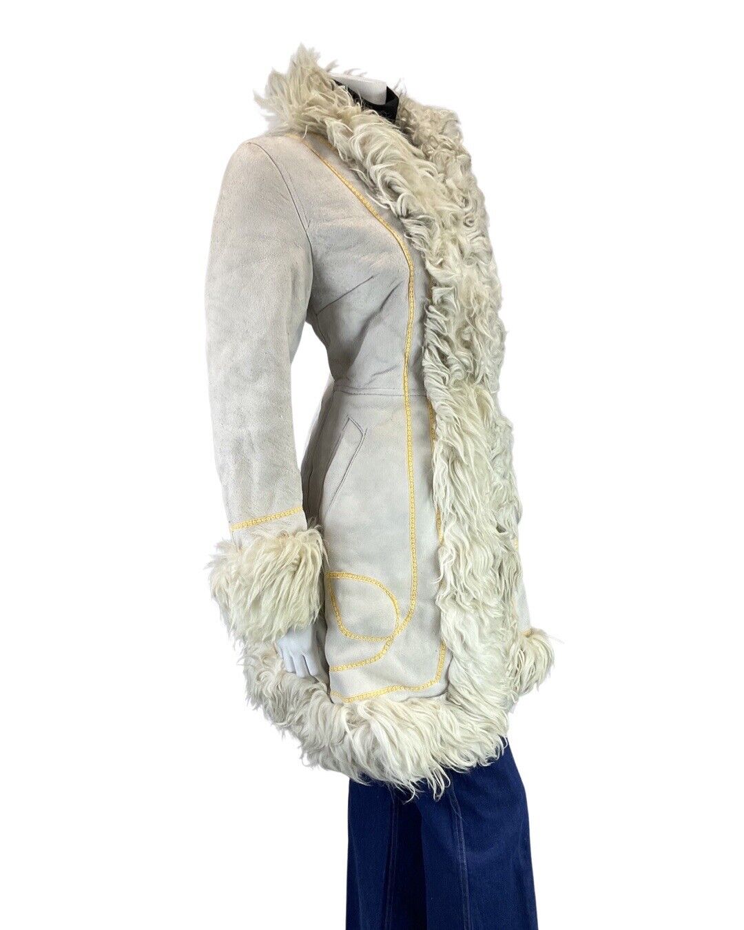 VINTAGE 60s 70s WHITE YELLOW BOHO PENNY LANE EMBROIDERED SHEARLING COAT 10