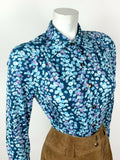 VTG 60s 70s BLUE PURPLE WHITE PINK FLORAL DITSY DAGGER COLLAR SHIRT BLOUSE 12 14