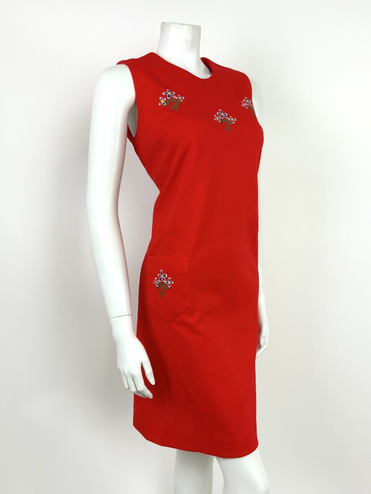 VTG 60s 70s APPLE RED BLUE WHITE FLORAL EMBROIDERY MOD PINAFORE SHIFT DRESS 12