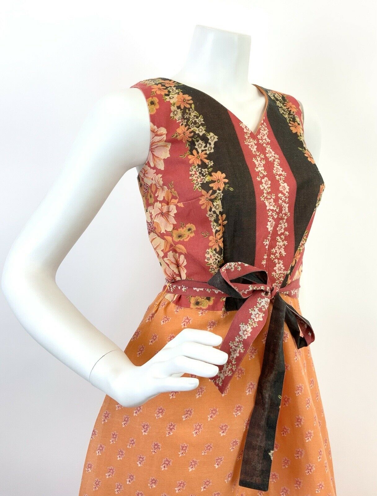 VTG 60s 70s ORANGE BLACK RED FLORAL BOHO FOLK SLEEVELESS TIERED MAXI DRESS 10