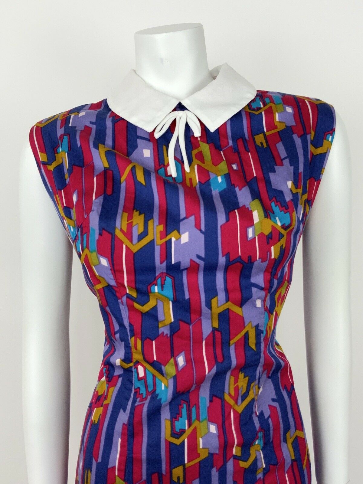 VINTAGE 60s 70s ABSTRACT SHIFT DRESS RED PURPLE BLUE GOLD WHITE COLLAR 14