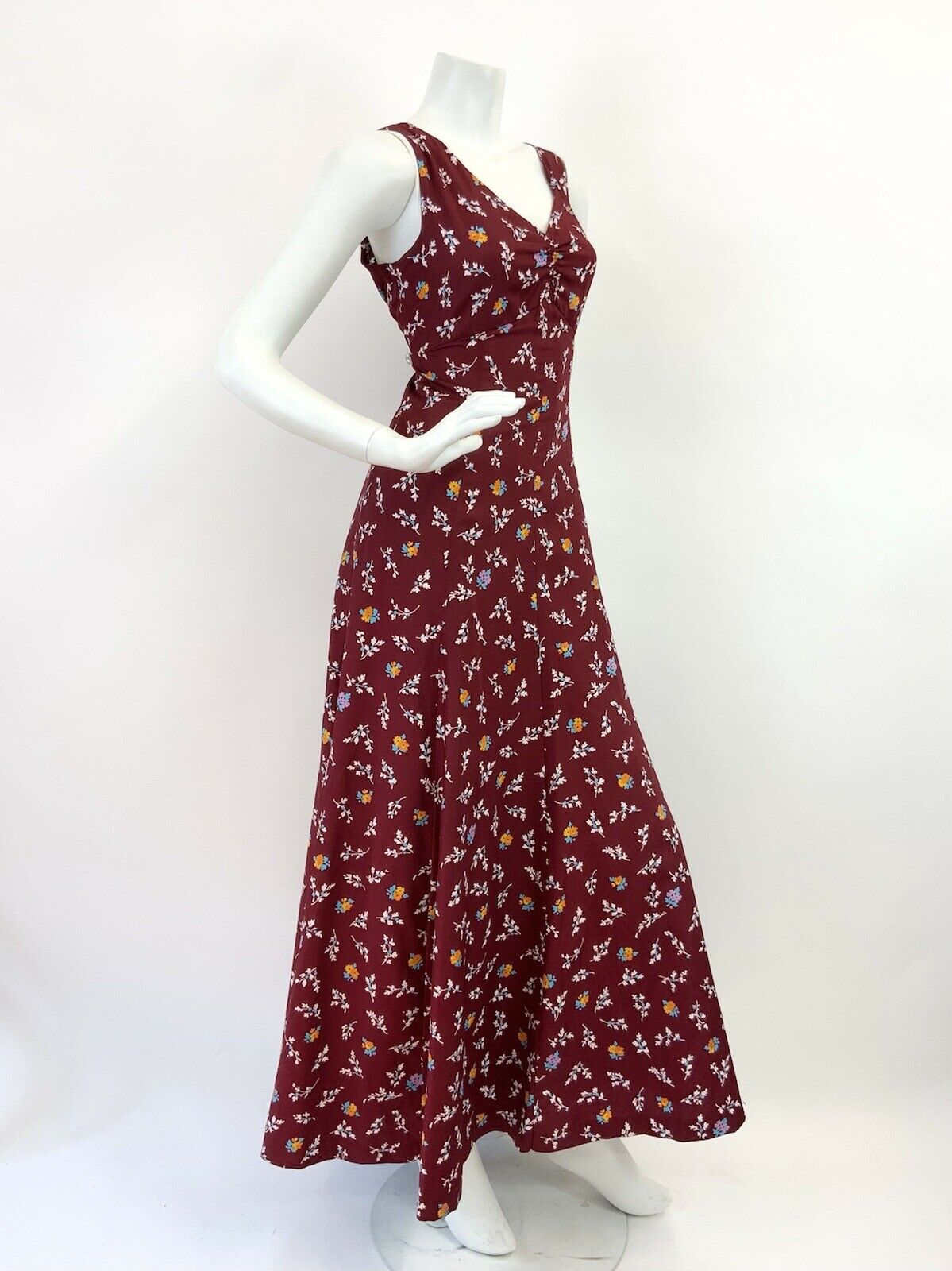 VINTAGE 60s 70s WINE RED WHITE BLUE FLORAL LEAF SLEEVELESS BOHO MAXI DRESS 10 12