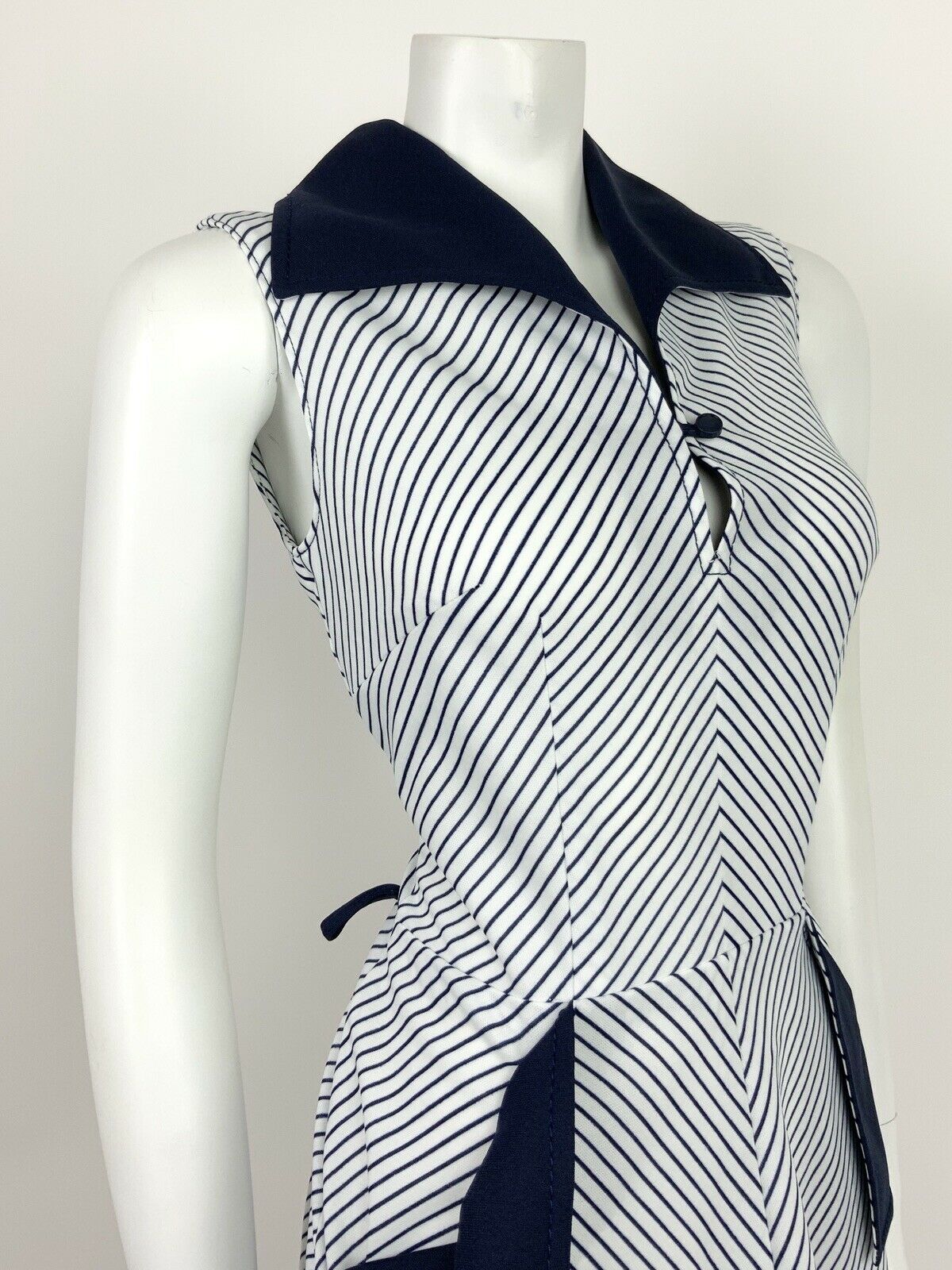 VINTAGE 60s 70s NAVY BLUE WHITE STRIPED OP-ART WING COLLAR SUN DRESS 10