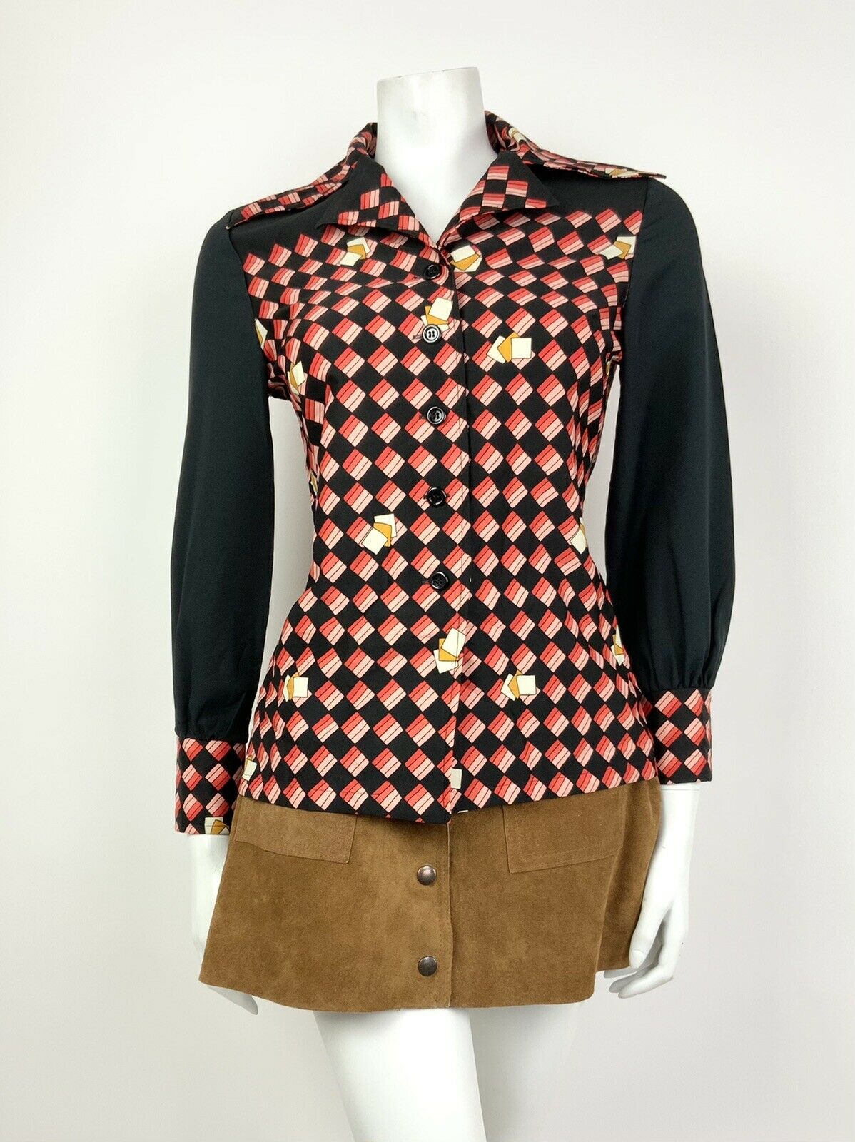 VINTAGE 60s 70s BLACK RED PEACH WHITE GEOMETRIC CHECKERED DAGGER SHIRT 10 12