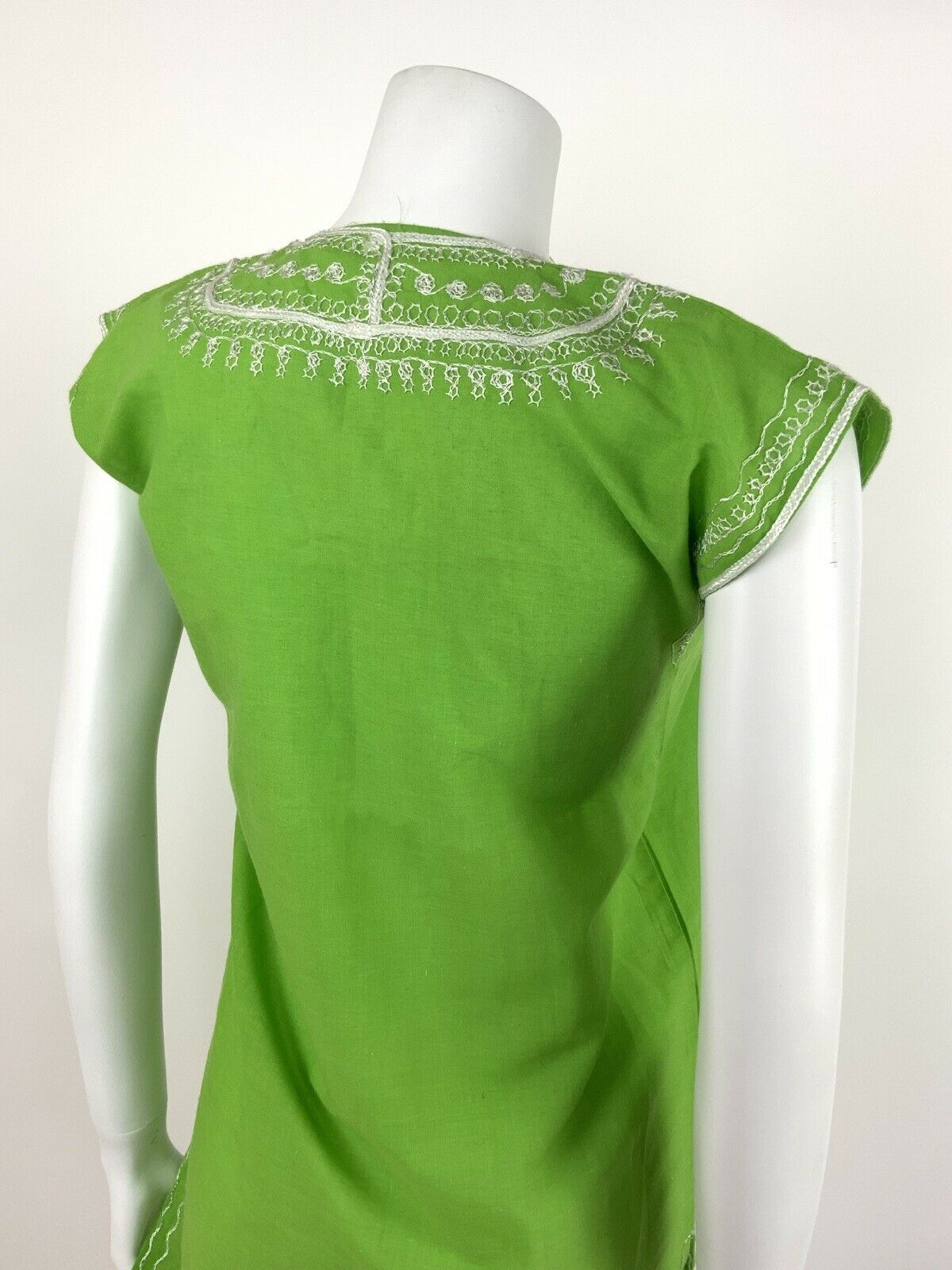 VINTAGE 60s 70s LIME GREEN COTTON KAFTAN WHITE EMBROIDERED ETHNIC 6 8