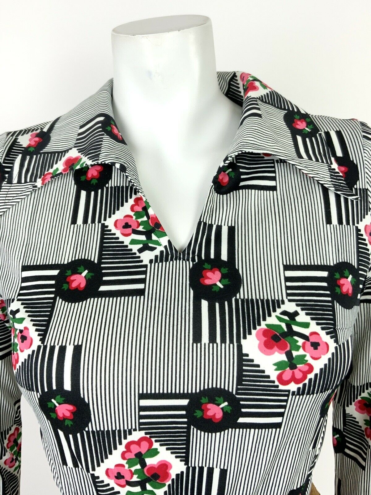 VINTAGE 60s 70s WHITE BLACK RED PINK STRIPED FLORAL WING COLLAR SHIRT TOP 6 8 10